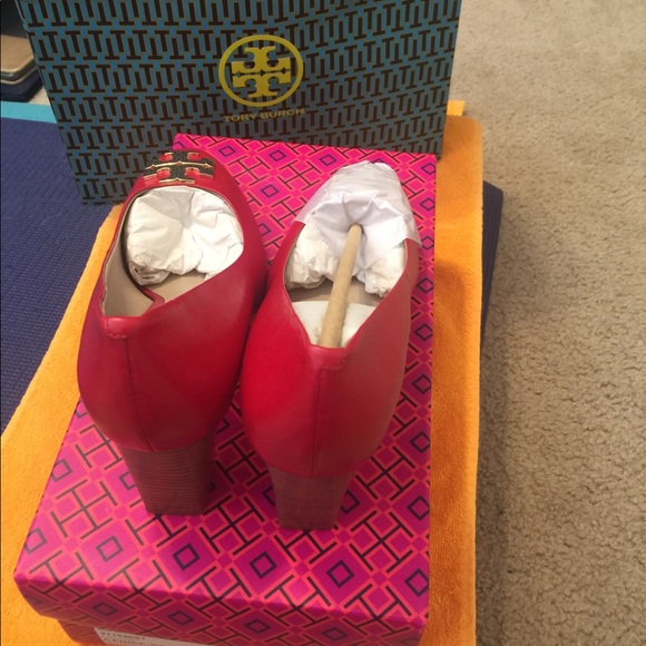 Tory Burch Raleigh 70MM patent red pump NWT - Picture 4 of 6
